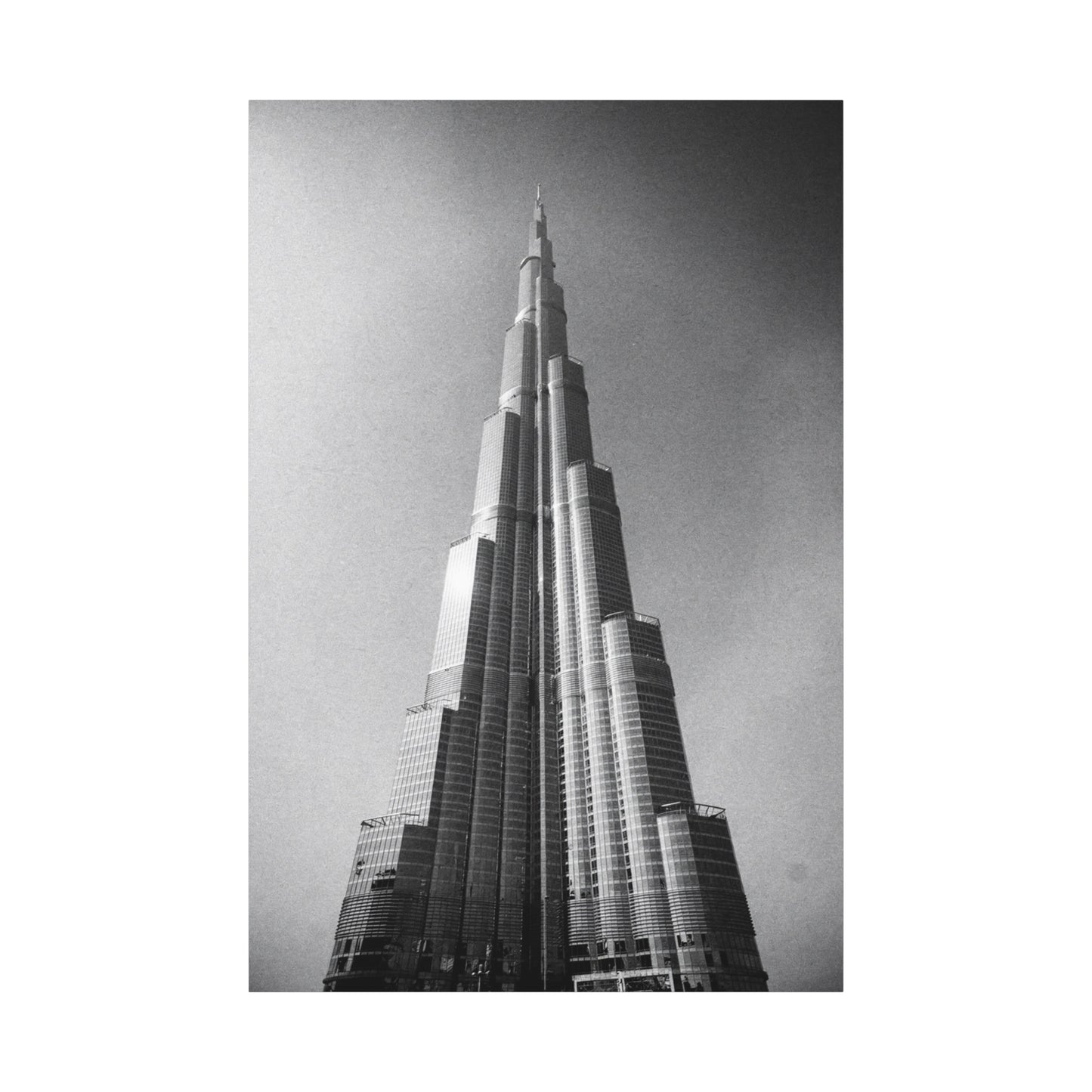 Burj Khalifa Canvas Wall Art - Black And White Dubai Skyscraper Art Print - Modern Cityscape Decor, Contemporary Office Wall Art, Living Room Home Decoration Accent - Bedroom Home Decoration